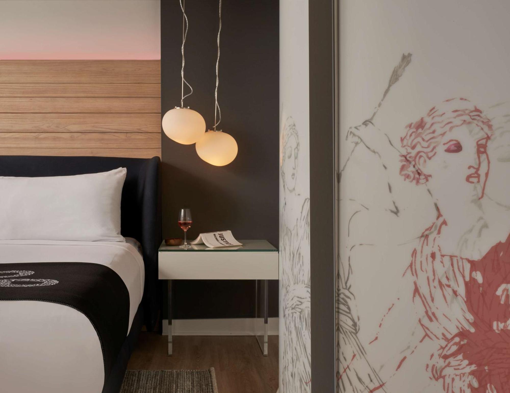 Zena, A Viceroy Urban Retreat